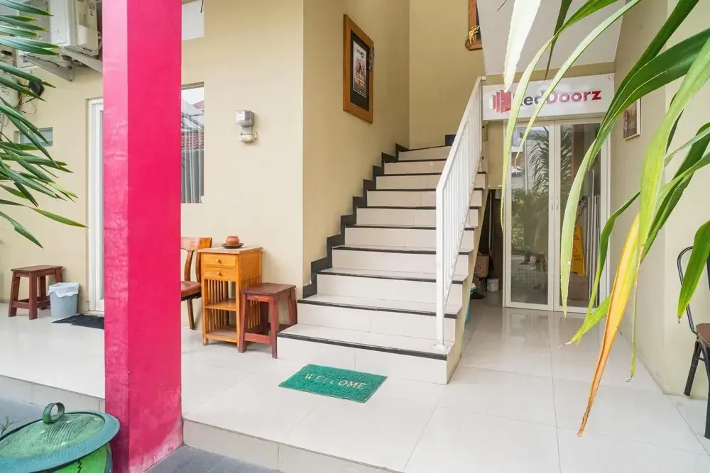 RedDoorz Syariah near Suncity Mall Sidoarjo