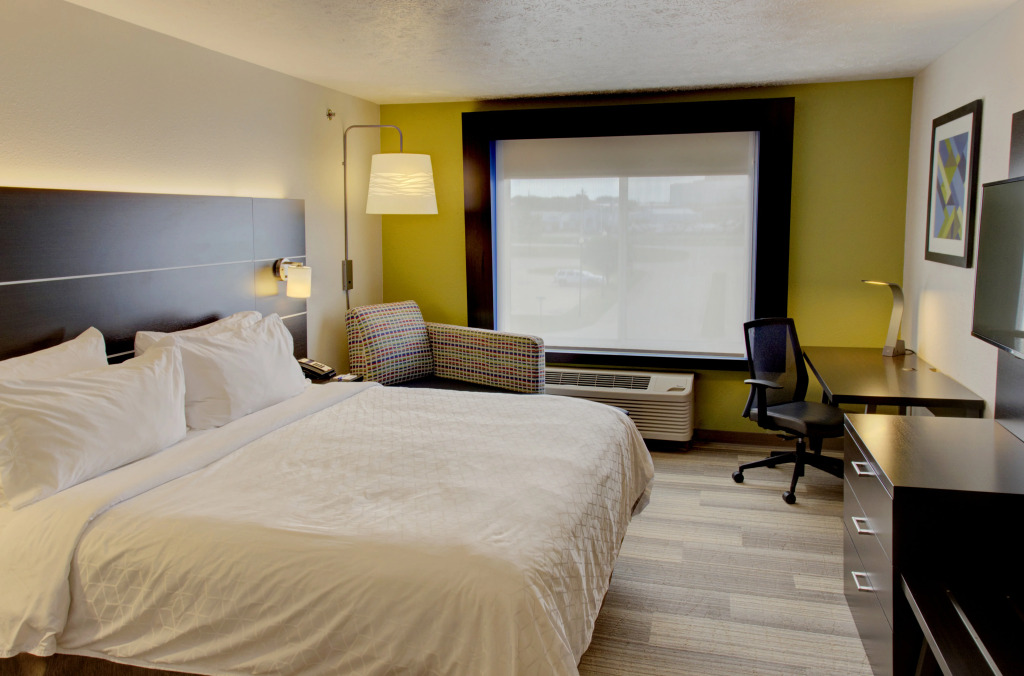 Holiday Inn Express & Suites Le Mars by IHG