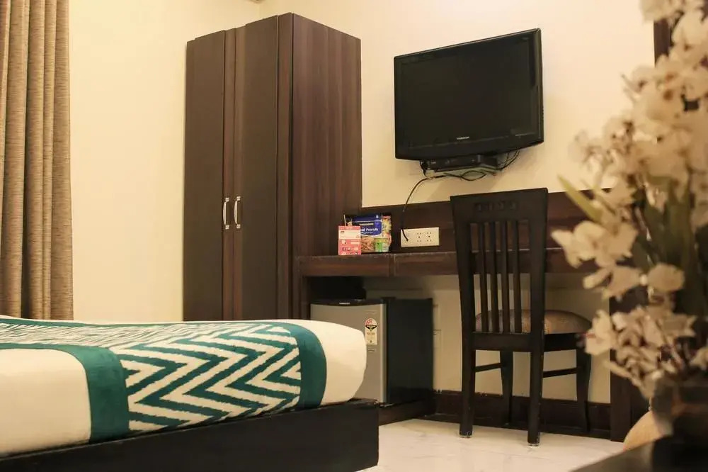 Hotel Aman Palace-Rajouri Garden