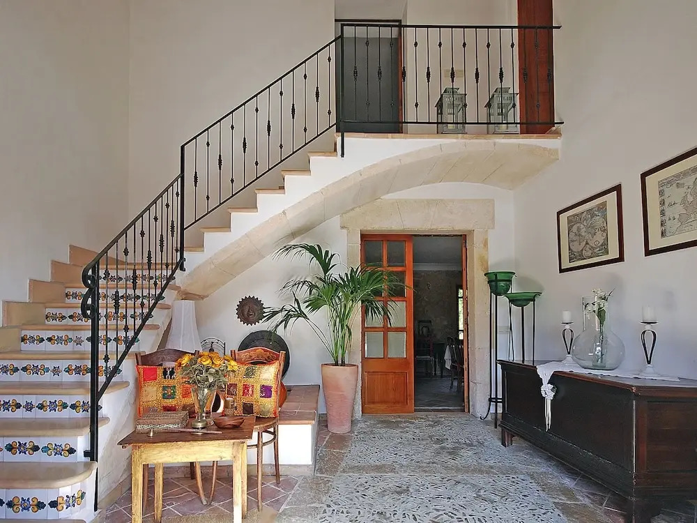Vintage Mansion in St Llorenç des Cardassar With Pool