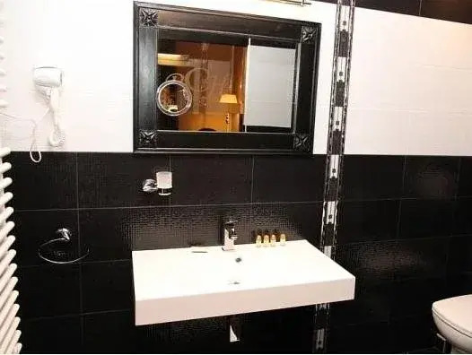 Rex Clinic Hotel