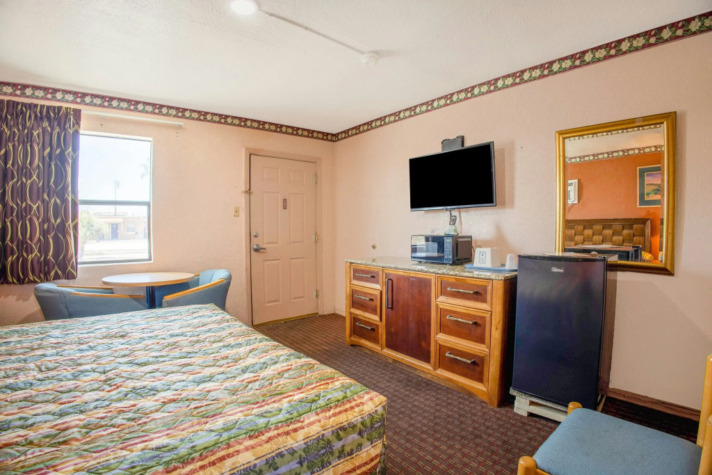 Sands Motel By OYO El Paso near Airport