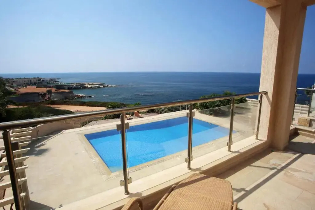 Seafront 5 Bedroom Villa Paradise in Sea Caves