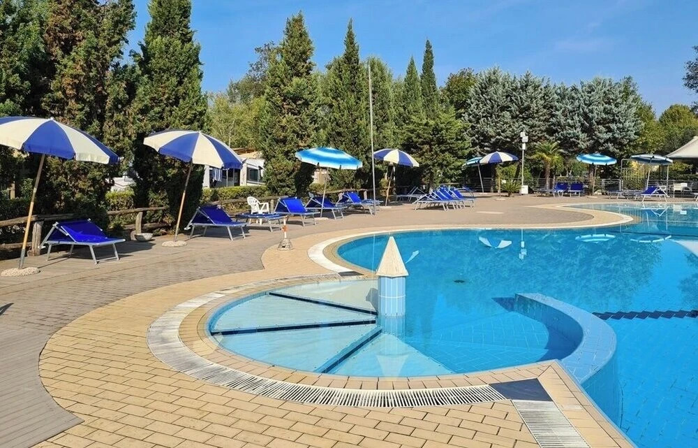 Comfortable Campsite-chalet G14 Tuscany Near sea