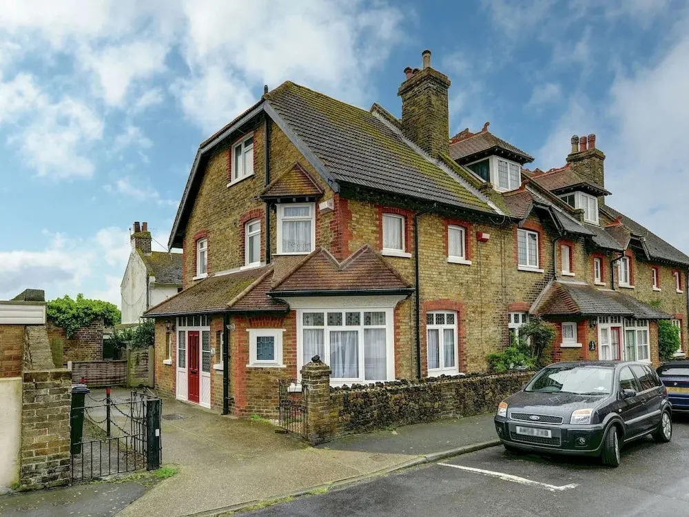 Calm Holiday Home in Broadstairs Kent with BBQ