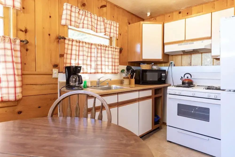 Sunrise Lakefront Family Cabin by Big Bear Vacations