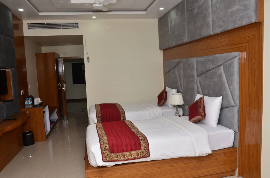 HOTEL ANAND INTERNATIONAL