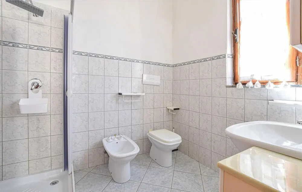 Beautiful Apartment in Galtelli' With 2 Bedrooms