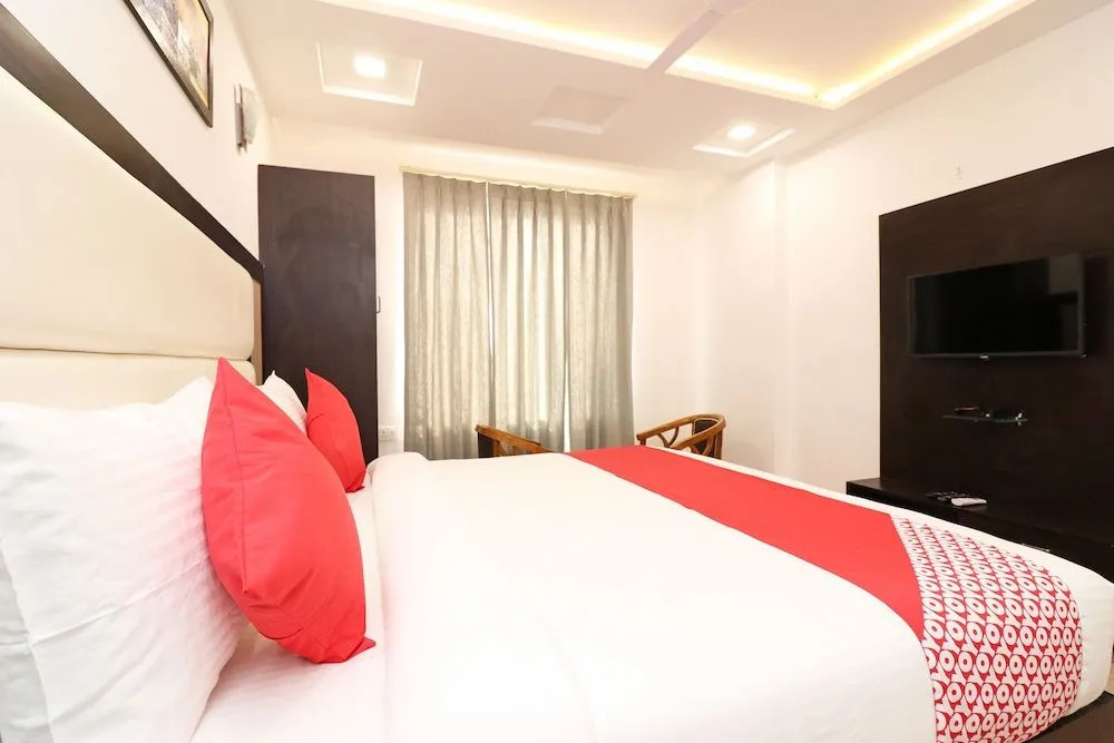 Capital O 26592 Hotel Grandfather