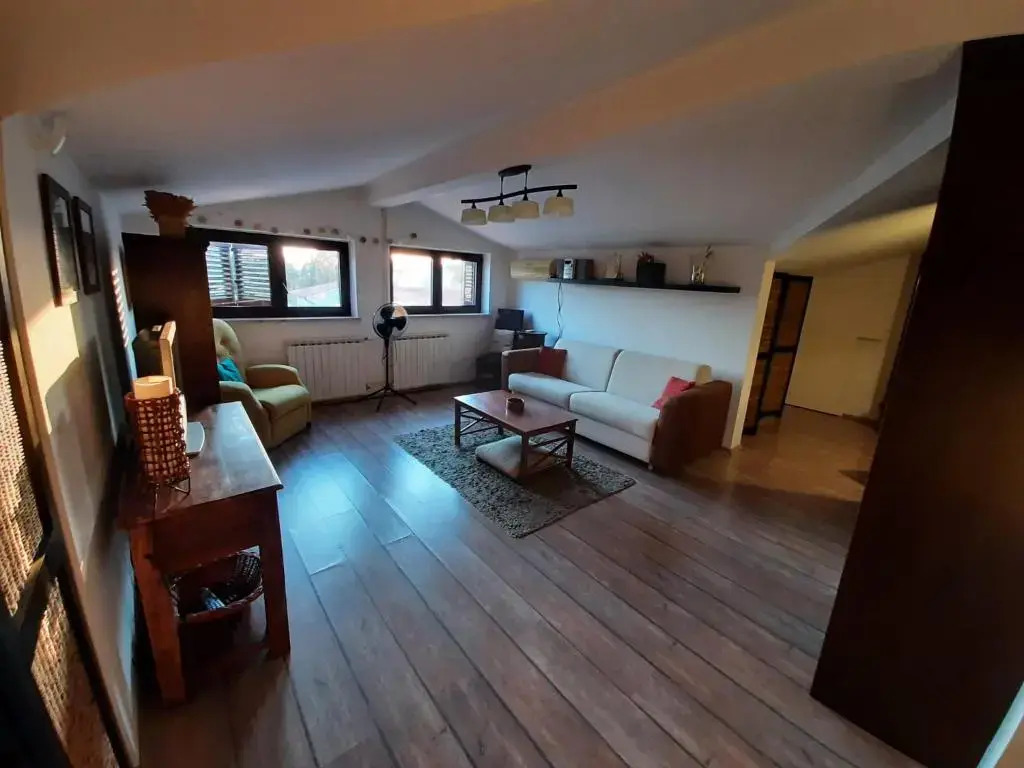 Nice, cosy studio apartment with shared outdoor pool