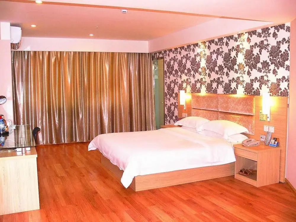Yulin Jingtong Business Hotel