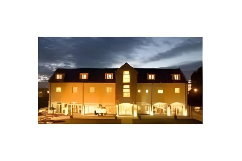Deebert House Hotel