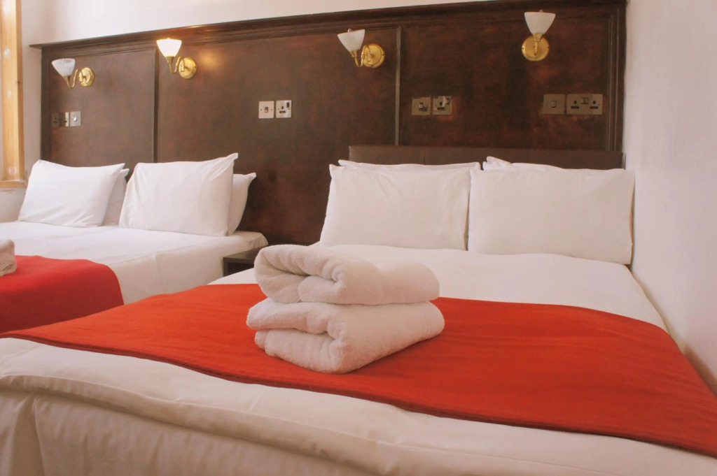 Plaza London Hotel