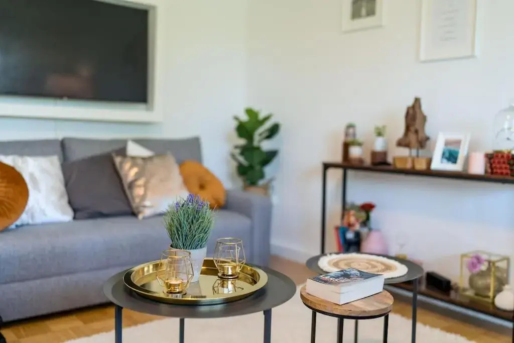 Luxus Neubau 65m2 City Wohnung- R