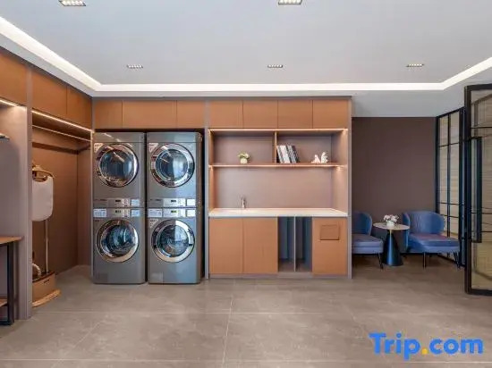 Home Inn Plus Hotel (Linyi Lushang Center Wanda Plaza Branch)