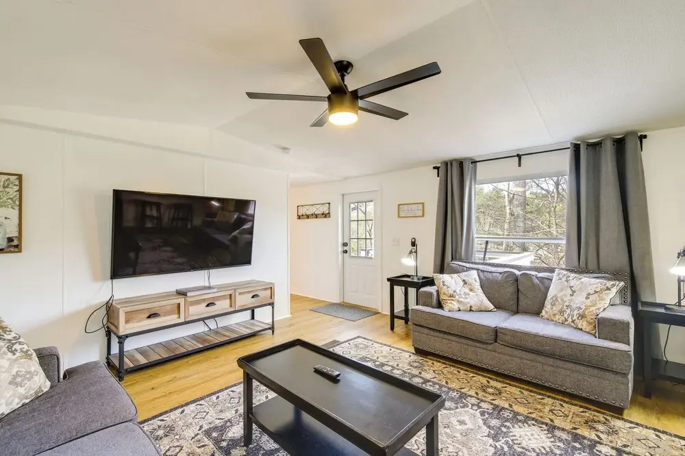 Camp-Style Cabin Near Pigeon Forge: Fire Pit, Deck