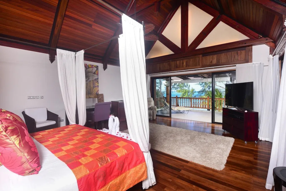 Sankhara Luxury Private Beach Villas