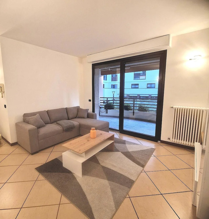 Central Apartment Caniggia 1 With Terrace in Como