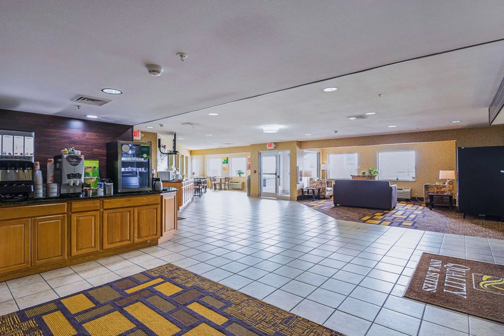 Quality Inn & Suites Belmont - Platteville