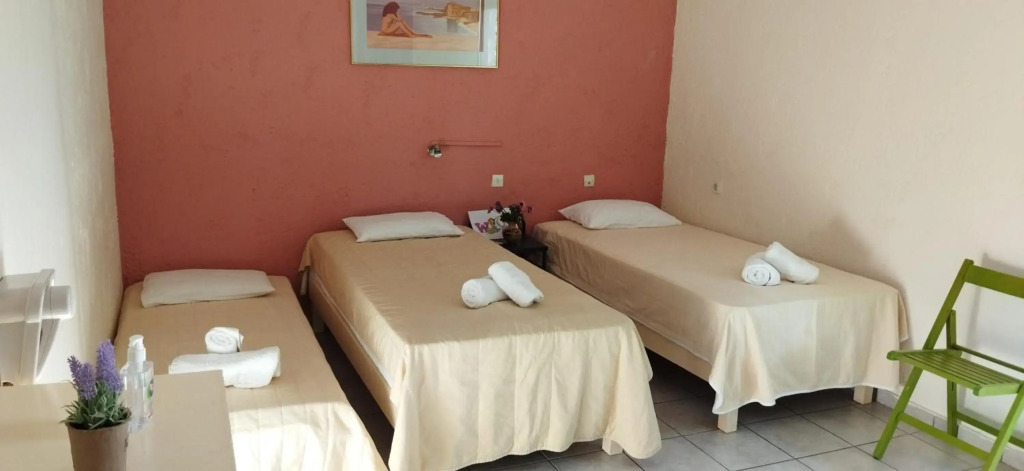 CLEO ROOM WITH YARD IN MALIA 250m FROM THE BEACH
