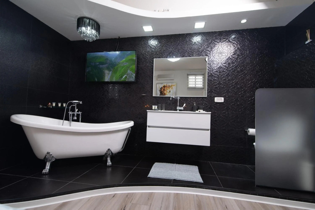When the Charm meets the Luxury