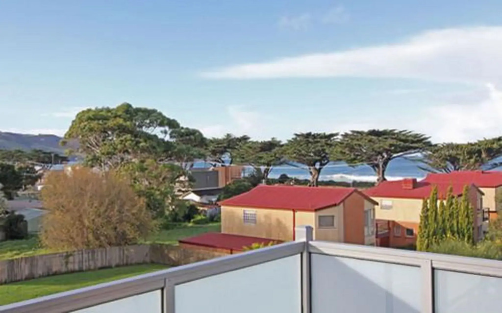 7 Falls Apartments