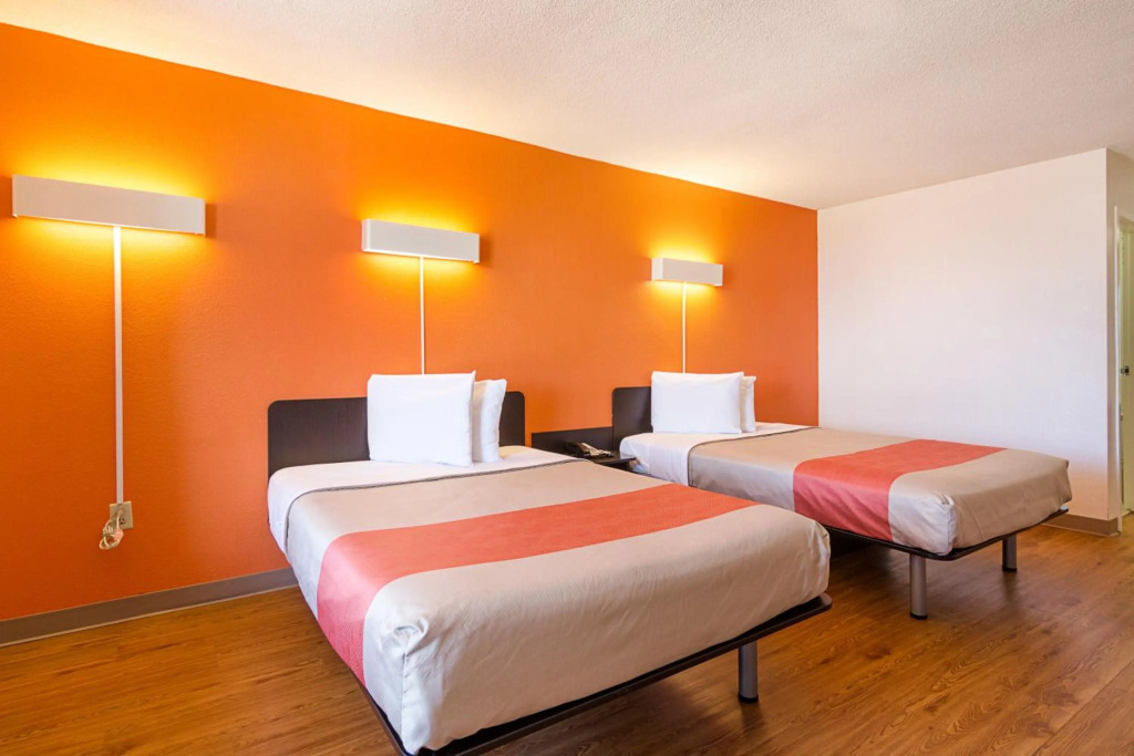 Motel 6-Newnan, GA