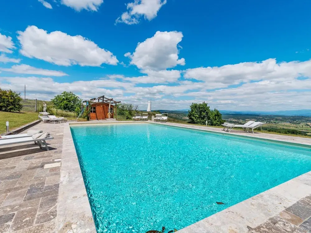 Exotic Villa in Sinalunga With Swimming Pool