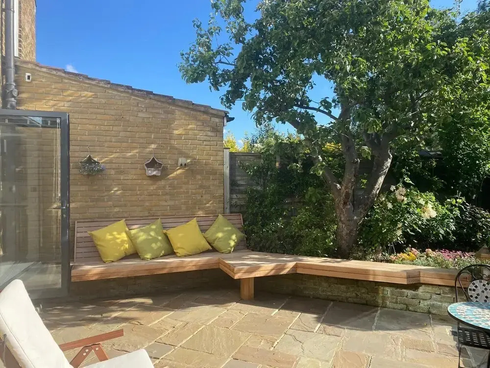 Central Wimbledon house sleeps 8 - secluded garden