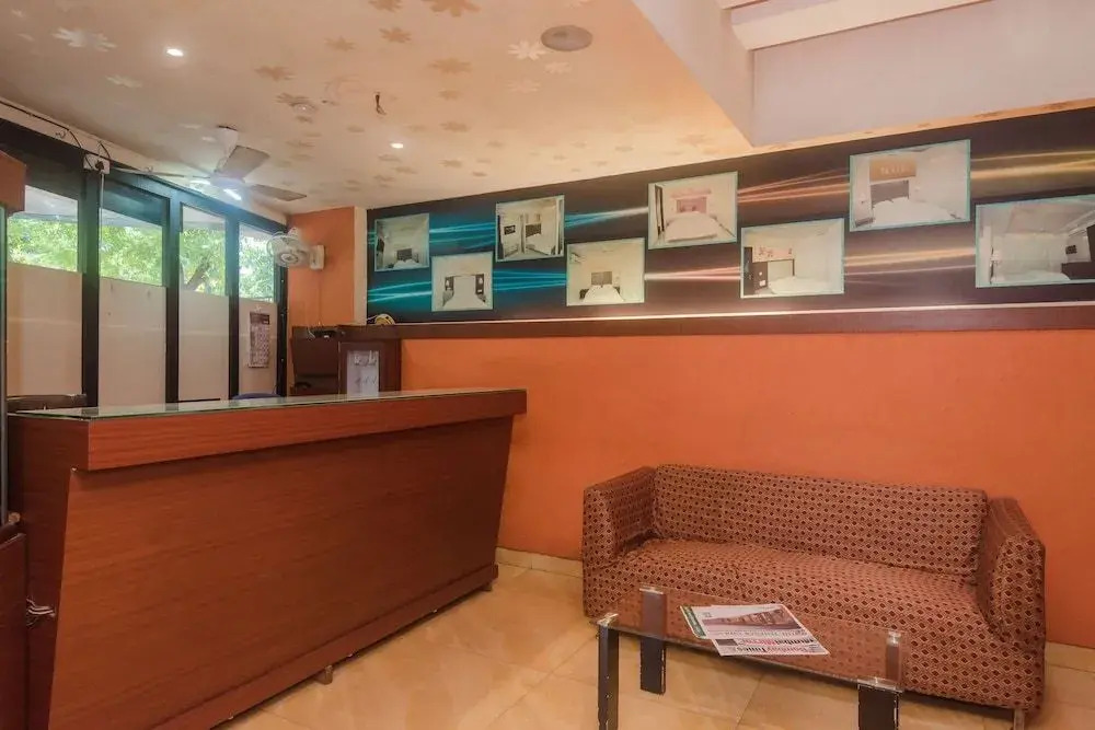 OYO 22061 Hotel Khwaishh Presidency