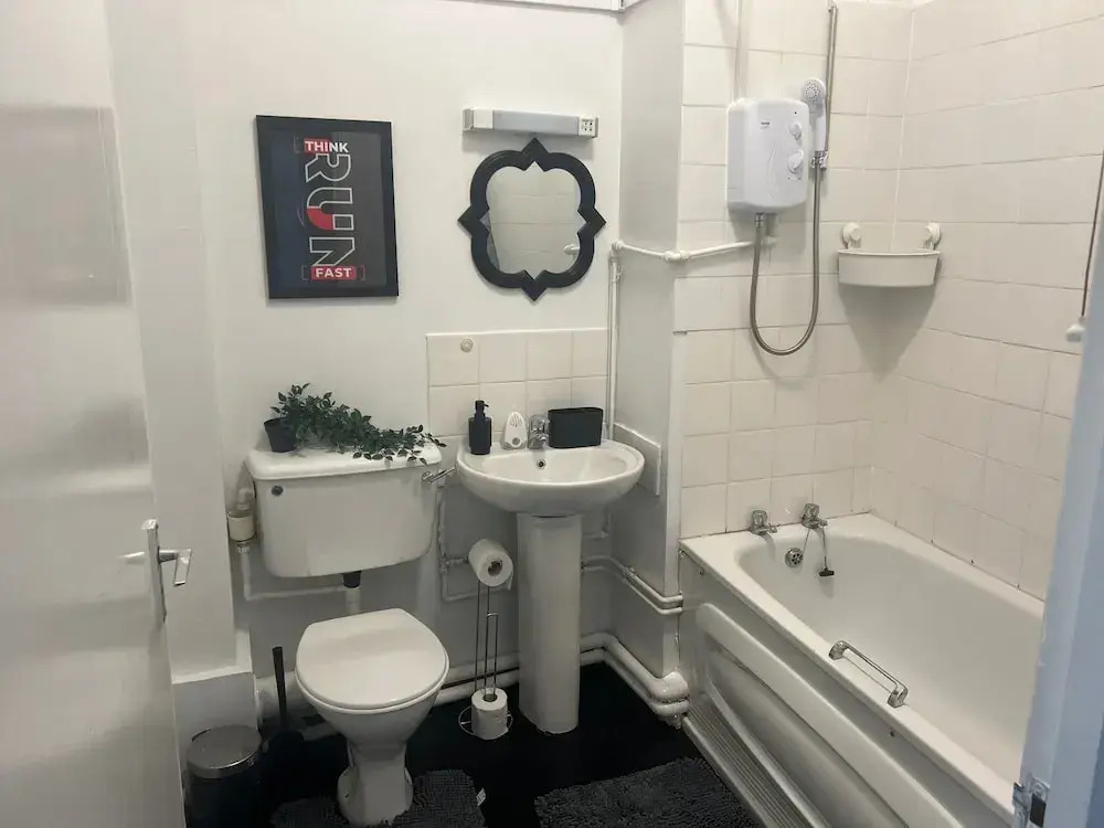 Apartment Sleeps 6 With Ensuite