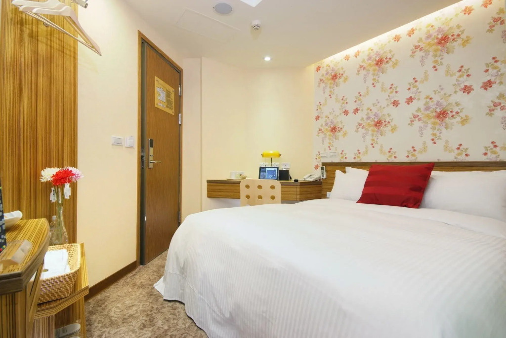 Golden Hotel