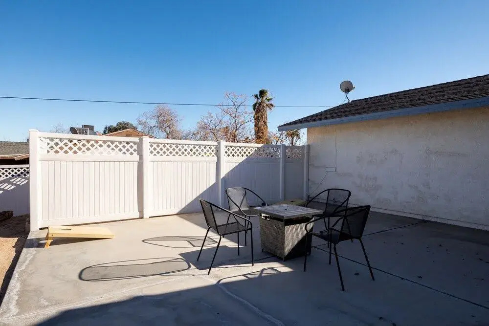 Retro Pool Retreat