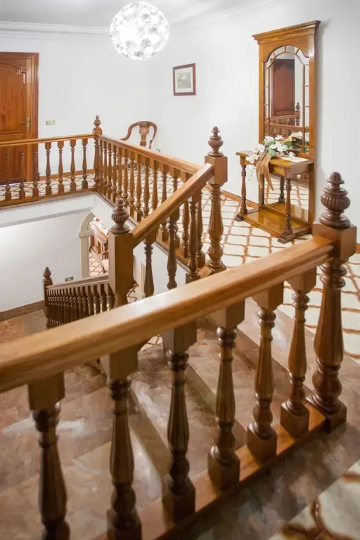 Roses in Alc dia With 4 Bedrooms and 2 Bathrooms