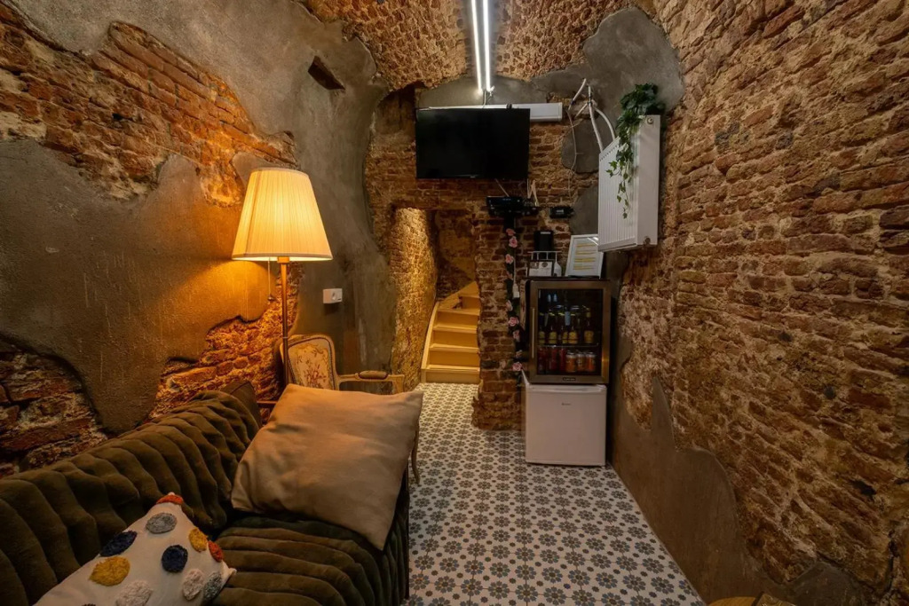 3 Sterren Vakantiehuis 'De Moriaan' Historisch Centrum met prive Mini Dance Bar