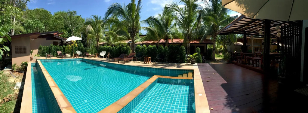 Baan Suan Rim Klong Resort