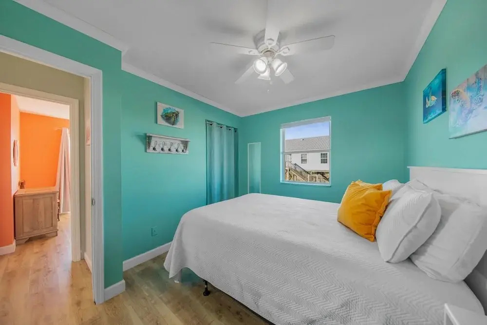 Peaceful House Walking Distance to Sandy Beach