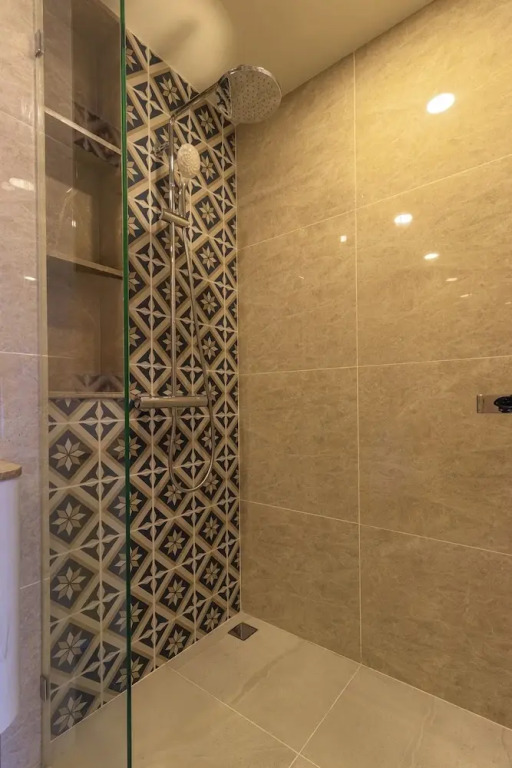 New Condo w Pool Gym Beach Nearby C247