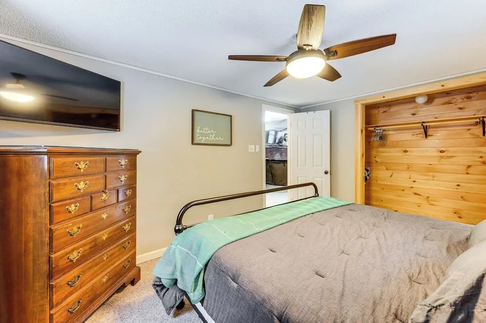 Hot Tub + Game Room: Morgan Family Getaway