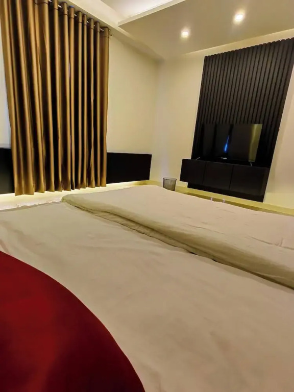 Modern Luxe Studio Apartment in Uttara near Airport