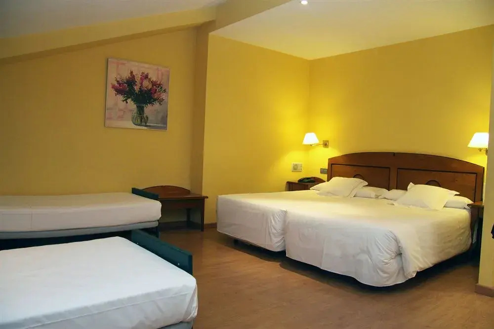 Apartamentos Plaza de Santiago - Estudios Turisticos - 1 LLAVE