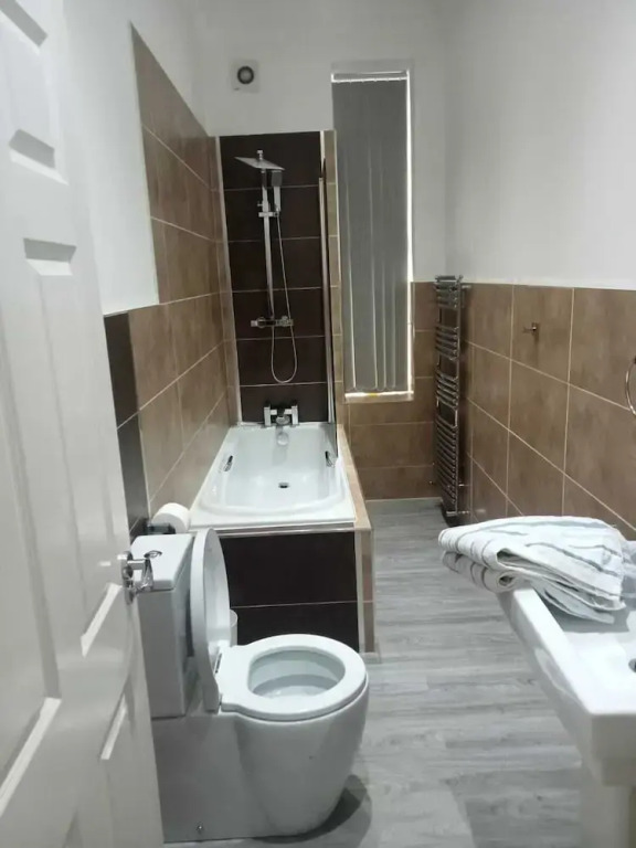 Charming 2-bed Apartment in Wolverhampton