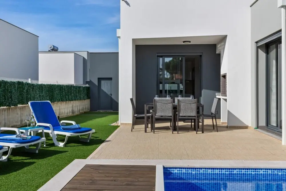 Family Villa with Terrace and Pool