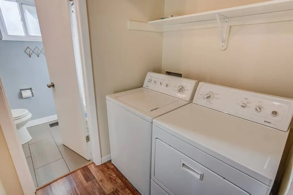 2BR Aptmt Parks Private Deck, Mountain Views!