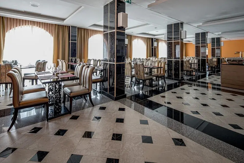 iu Hotel Huambo