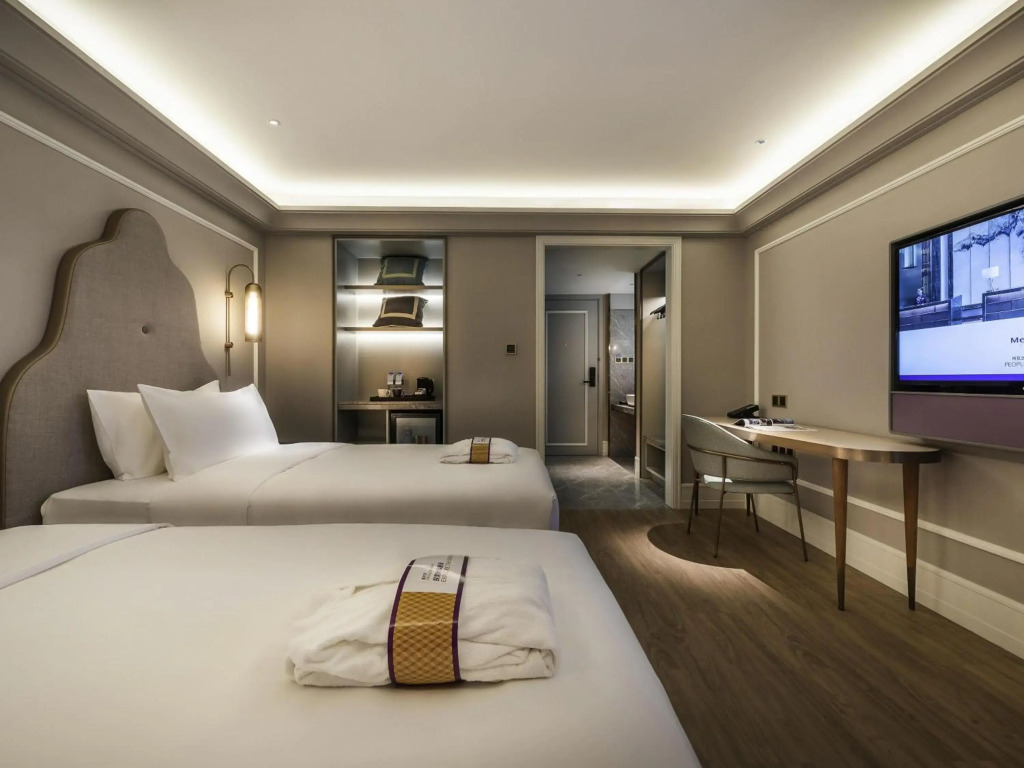 Mercure Chengdu Chunxi Taikoo Li -Walk to Pedestrian Street