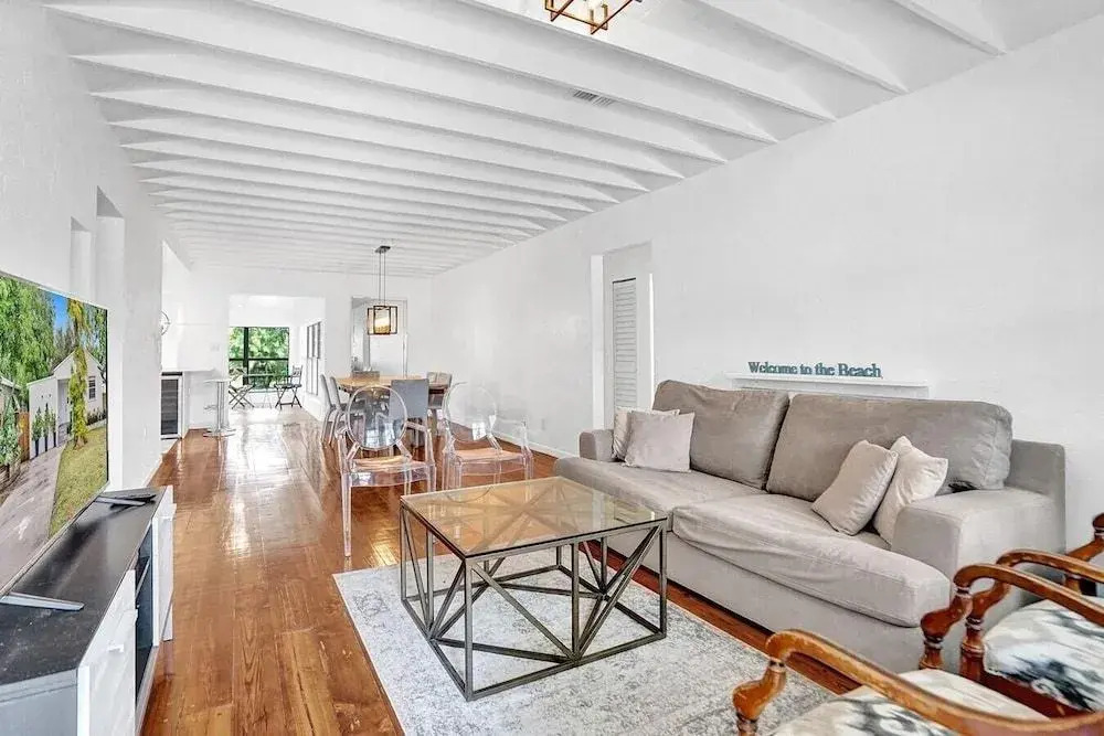 Luxe 3/2 Private Home W/bbq, Gazebo & Free Parking!