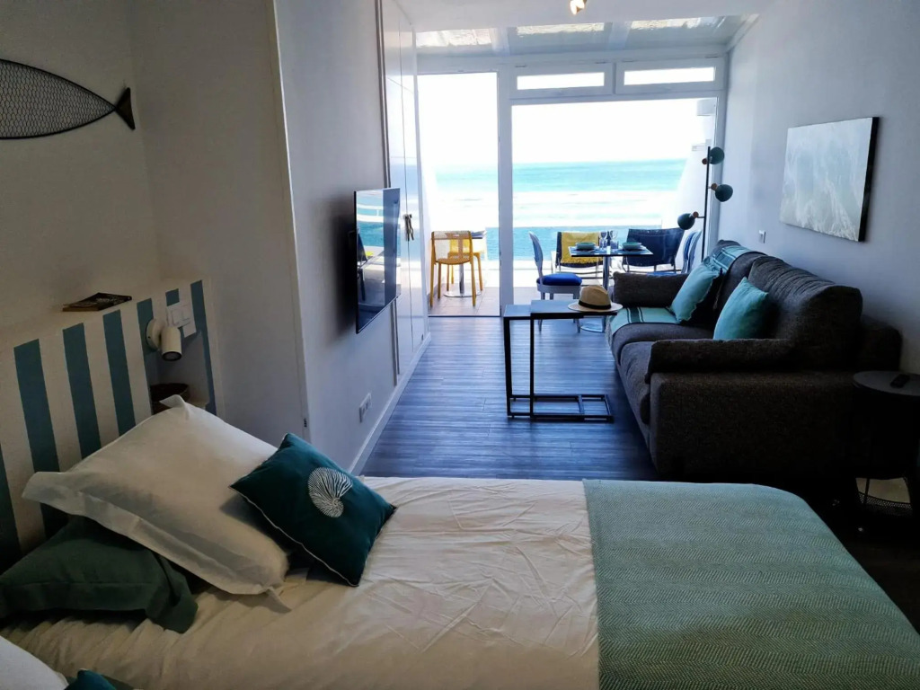 Luxury Suite Over The Beach