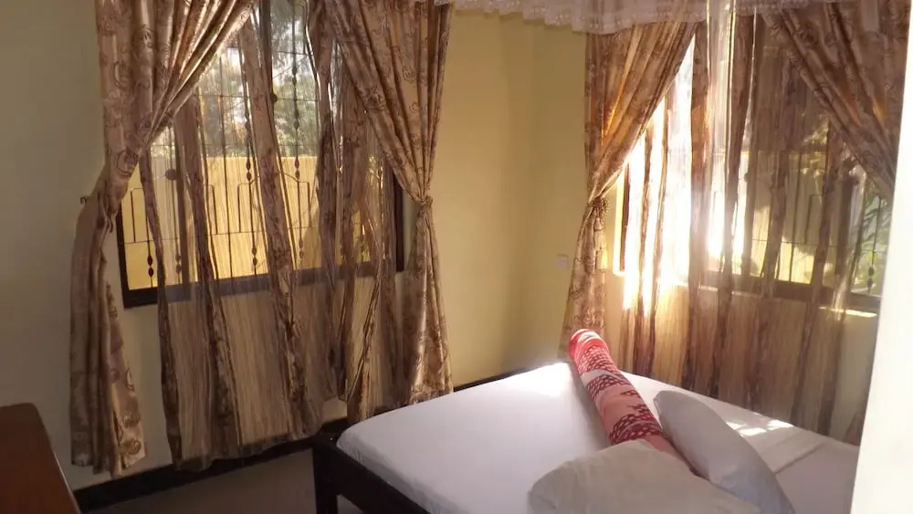 Oneira Hotel