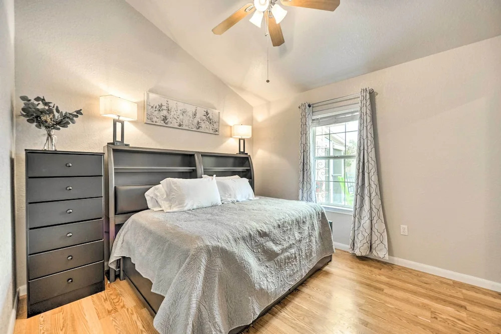 Cozy Canyon Lake Abode < 1 Mi to Boat Ramp!
